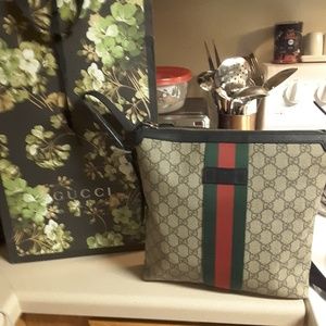 Authentic Gucci ophidia crossbody handbag